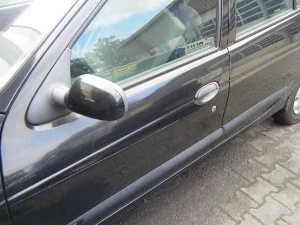 Foto: TÜR VORNE LINKS eines Renault Megane 1.6