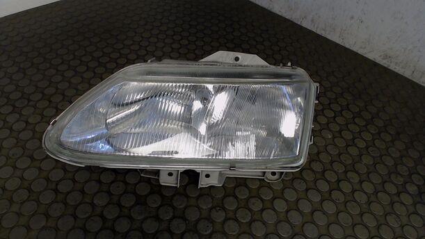 Foto: SCHEINWERFER LINKS eines Renault Espace 3.0 V6 Automatik