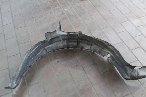 Foto: INNENRADHAUS VORN LINKS eines Ford Probe