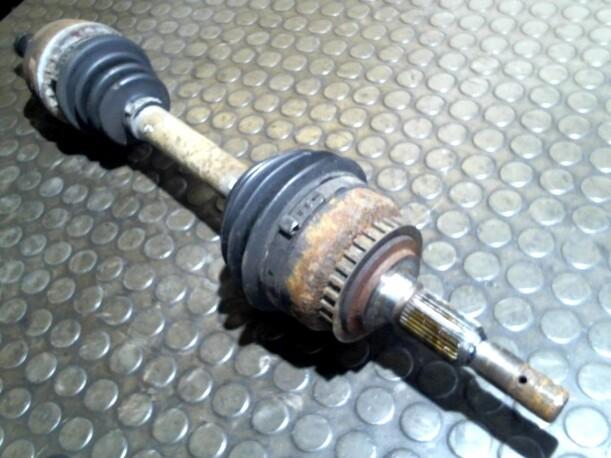 Foto: ANTRIEBSWELLE LINKS (ABS) eines Opel Vectra