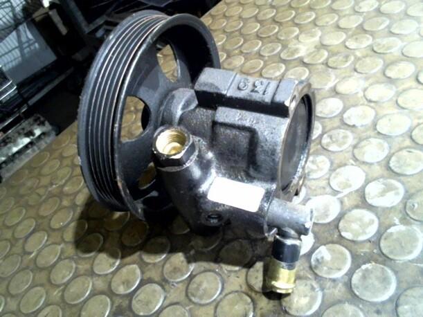Foto: PUMPE SERVOLENKUNG eines Opel Vectra