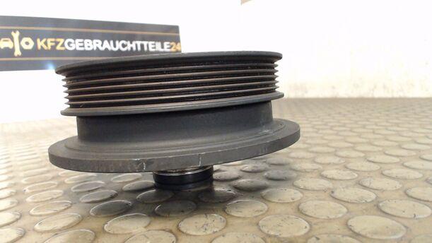 Foto: RIEMENSCHEIBE KURBELWELLE eines Mercedes-Benz C 180