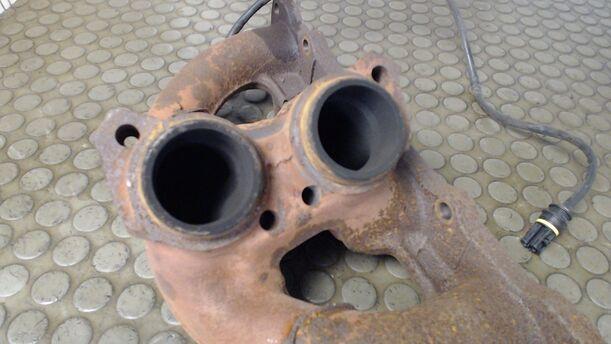 Foto: AUSPUFFKRÜMMER eines Mercedes-Benz C 180