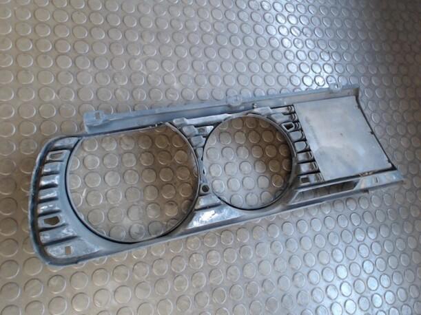 Foto: KÜHLERGRILL LINKS eines BMW 520i Sunnyboy