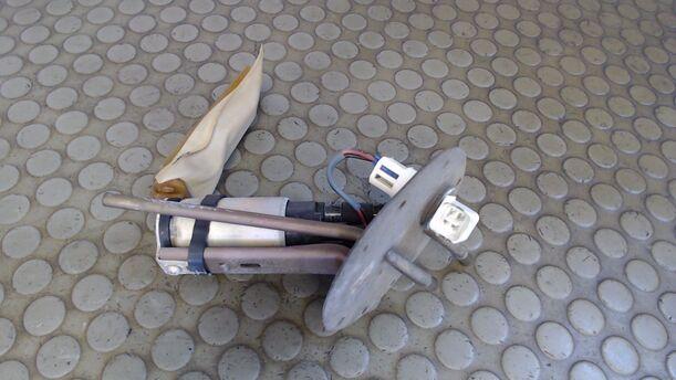 Foto: KRAFTSTOFFPUMPE eines Mazda Xedos 6 2.0i V6