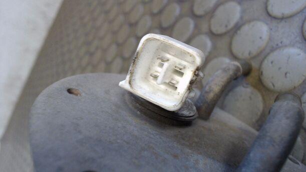Foto: KRAFTSTOFFPUMPE eines Mazda Xedos 6 2.0i V6