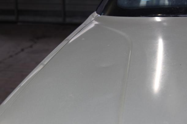 Foto: MOTORHAUBE eines Lancia Kappa 2.0