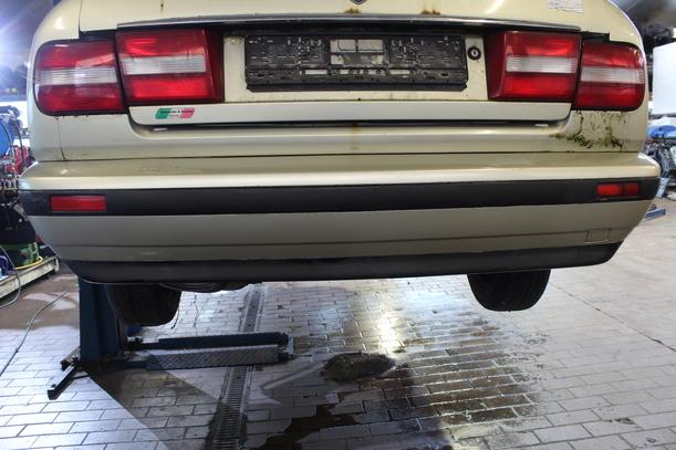 Foto: STOSSFÄNGER / STOSSSTANGE HINTEN eines Lancia Kappa 2.0