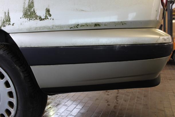 Foto: STOSSFÄNGER / STOSSSTANGE HINTEN eines Lancia Kappa 2.0