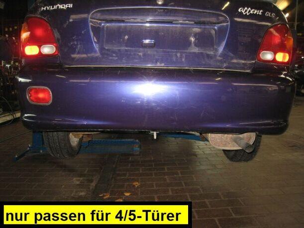 Foto: STOßSTANGE / STOSSFÄNGER HINTEN eines Hyundai Accent 1.3i