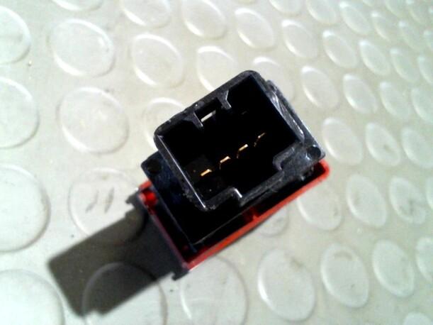 Foto: SCHALTER WARNBLINKANLAGE eines Kia Carnival HPDi