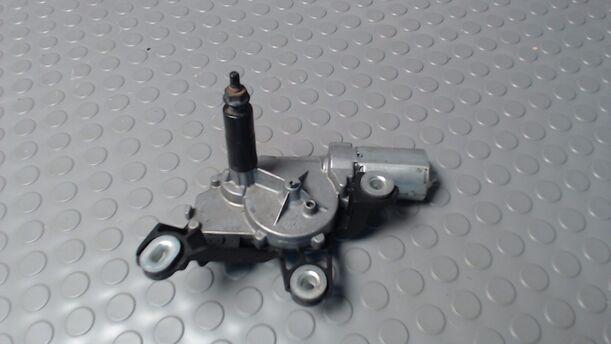 Foto: SCHEIBENWISCHERMOTOR HINTEN eines VW Fox 1.2