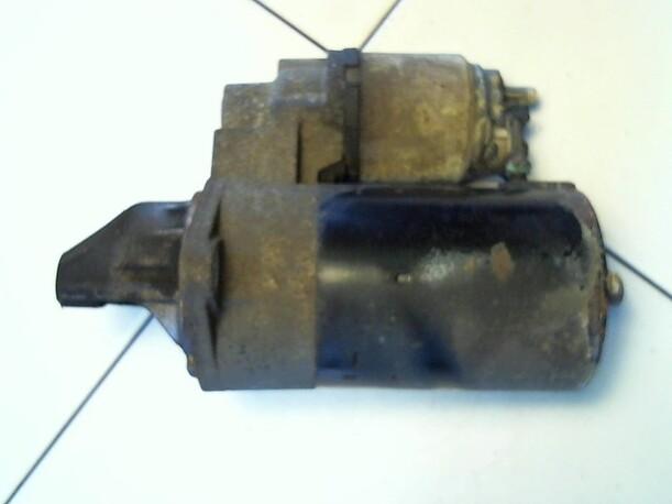 Foto: ANLASSER / STARTER BOSCH eines Opel Agila 1.0 12 V