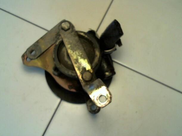 Foto: LENKGETRIEBEPUMPE eines Opel Calibra