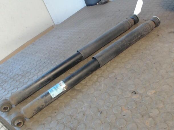 Foto: STOSSDÄMPFERPAAR HINTEN eines Opel Calibra