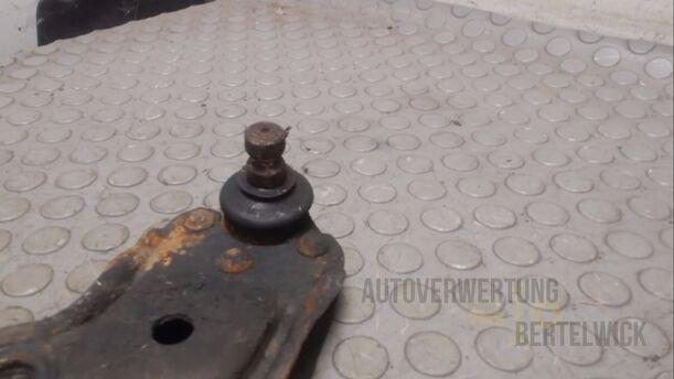 Foto: QUERLENKERVORN LINKS eines Skoda Felicia Combi 1.6