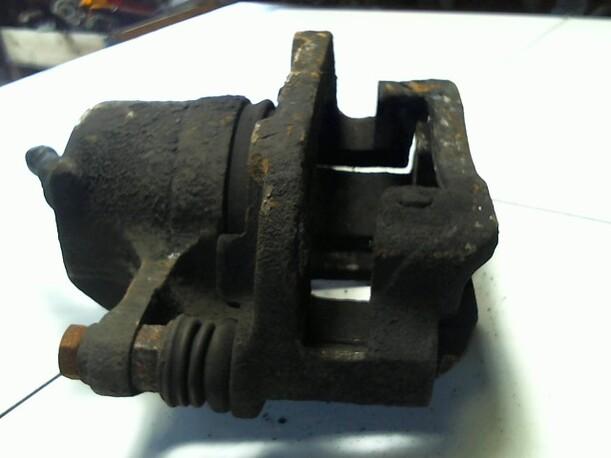 Foto: BREMSSATTEL VORN RECHTS eines Skoda Felicia Combi 1.6