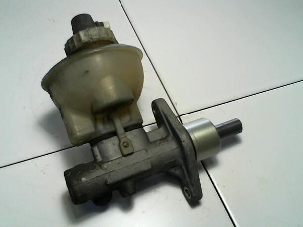Foto: HAUPTBREMSZYLINDER eines Skoda Felicia Combi 1.6
