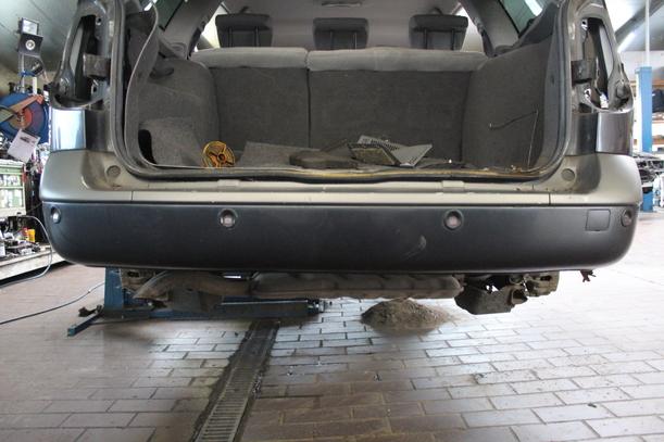 Foto: STOSSFÄNGER / STOSSSTANGE HINTEN eines Renault Laguna Grandtour 3.0 V6