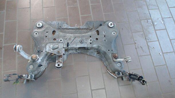 Foto: ACHSKÖRPER VORNE eines Renault Laguna Grandtour 3.0 V6