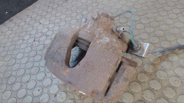 Foto: BREMSSATTEL VORN LINKS eines Renault Laguna Grandtour 3.0 V6 groove up!