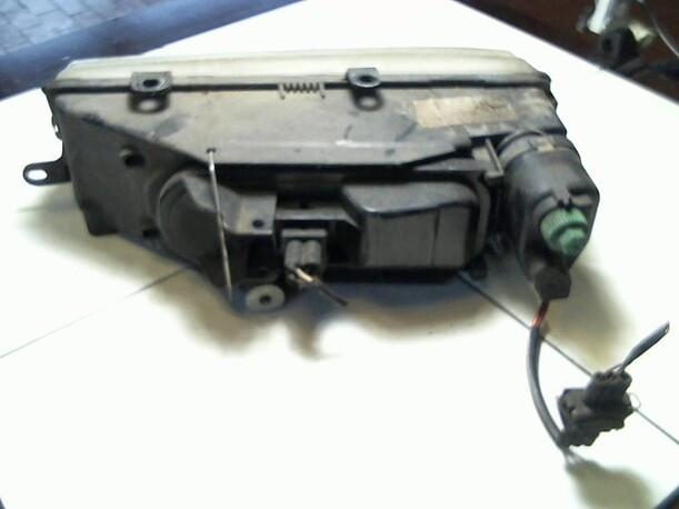 Foto: SCHEINWERFER RECHTS HELLA eines Seat Toledo 1.6i MPI