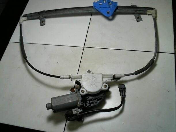 Foto: FENSTERHEBER ELEKTR. VORN LINKS eines Seat Toledo 1.6i MPI