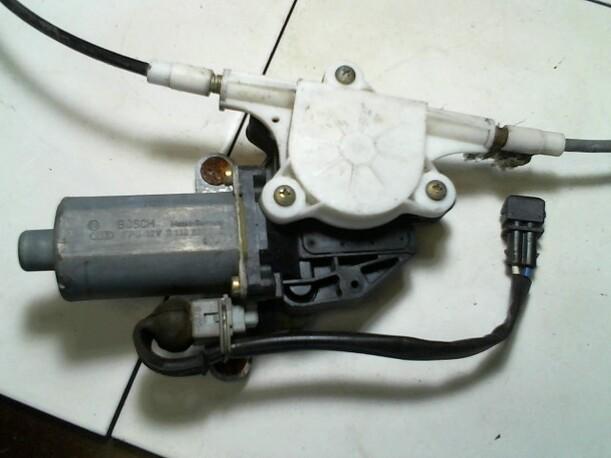 Foto: FENSTERHEBER ELEKTR. VORN LINKS eines Seat Toledo 1.6i MPI