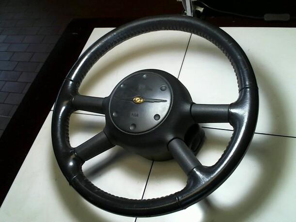 Foto: LEDERLENKRAD FÜR AIRBAG eines Chrysler PT Cruiser 2.2 CRD