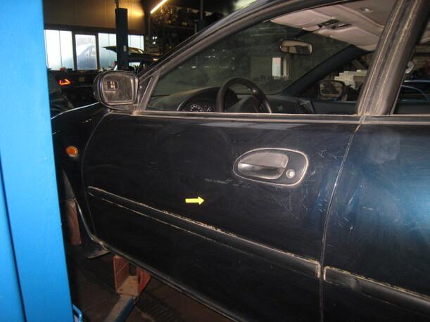 Foto: TÜR VORNE LINKS (TYP F) eines Mazda 323 F 1.5