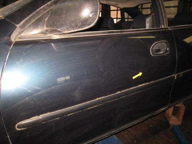Foto: TÜR VORNE LINKS (TYP F) eines Mazda 323 F 1.5