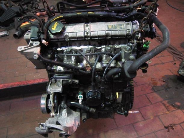Foto: MOTOR F3PB674 eines Renault Laguna Grandtour 1.8