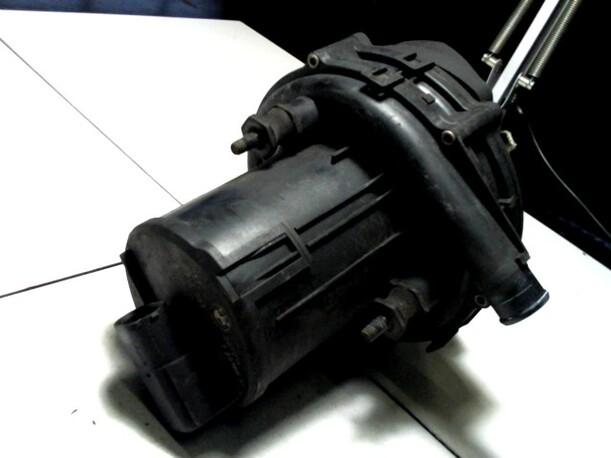 Foto: SEKUNDÄRPUMPE eines BMW 323 Ci