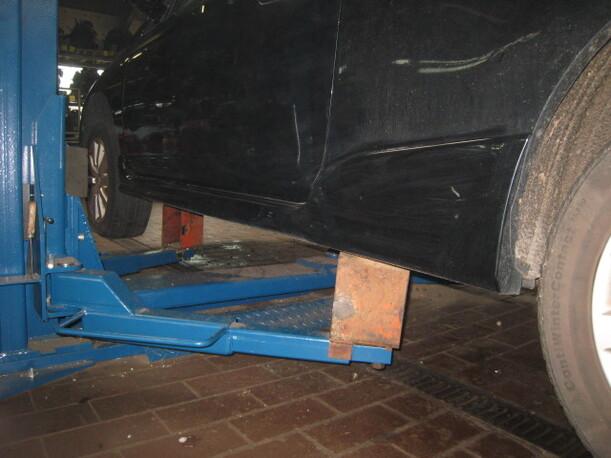 Foto: SCHWELLERBLENDE KUNSTSTOFF LINKS eines Honda Civic 1.6i