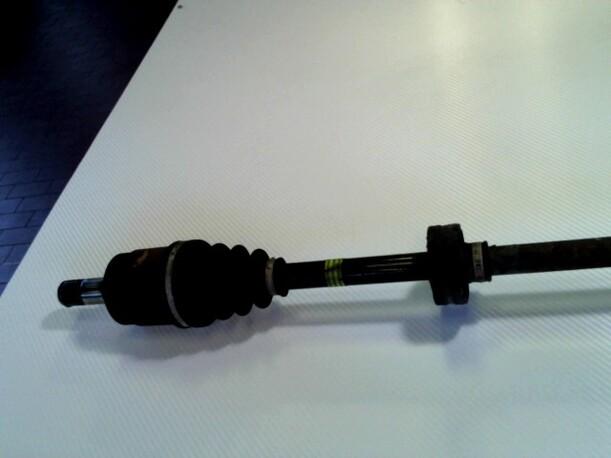 Foto: ANTRIEBSWELLE LINKS eines Honda Civic 1.6i EXi