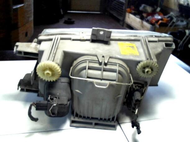 Foto: SCHEINWERFER LINKS eines Seat Ibiza 1.4i