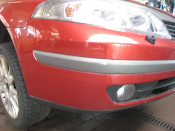 Foto: STOßFÄNGER / STOßSTANGE VORNE eines Renault Laguna 1.8