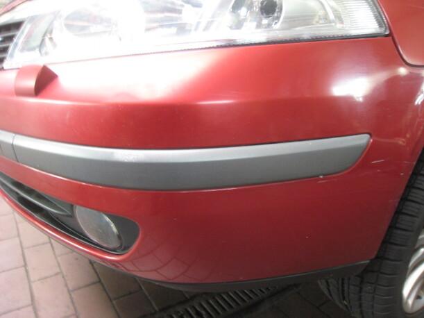 Foto: STOßFÄNGER / STOßSTANGE VORNE eines Renault Laguna 1.8