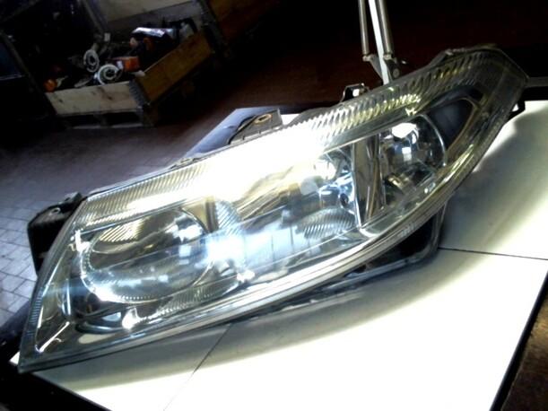 Foto: SCHEINWERFER LINKS eines Renault Laguna 1.8