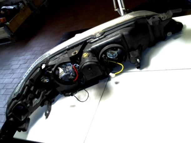 Foto: SCHEINWERFER LINKS eines Renault Laguna 1.8