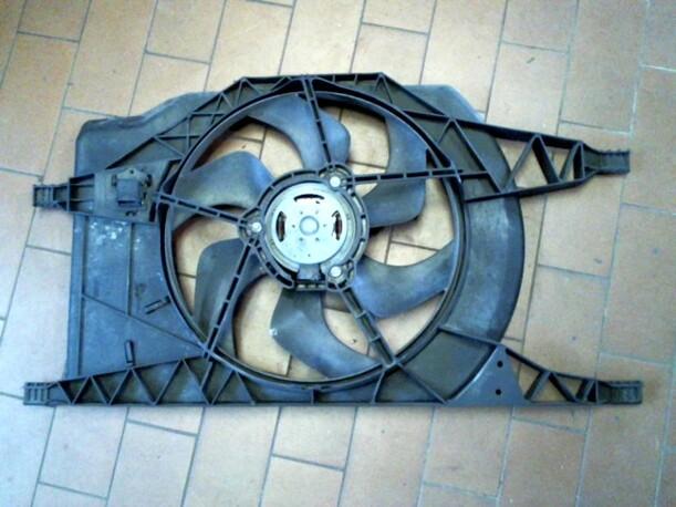 Foto: ELEKTROLÜFTER eines Renault Laguna 1.8