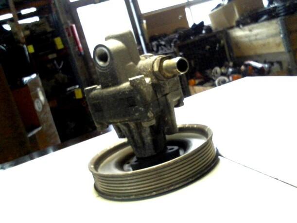 Foto: LENKGETRIEBEPUMPE eines Audi A4 2.6