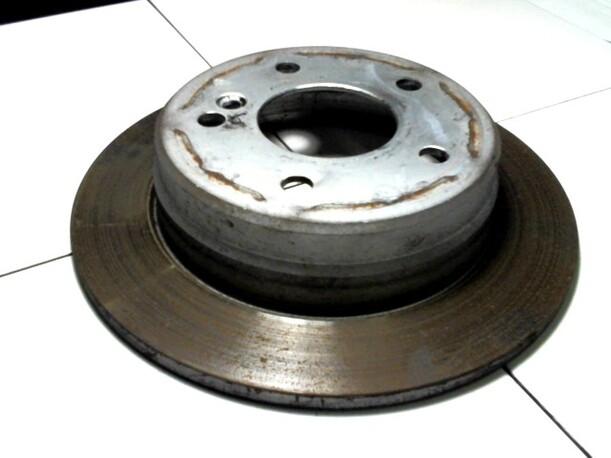 Foto: BREMSSCHEIBE HINTEN RECHTS eines Mercedes-Benz C 180