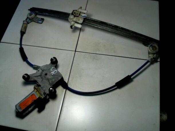 Foto: FENSTERHEBER ELEKTR. VORN RECHTS eines Peugeot 406 Break