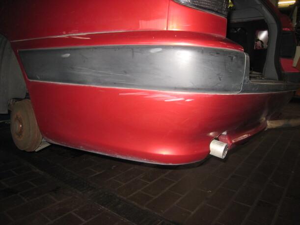 Foto: STOßSTANGE / STOSSFÄNGER HINTEN eines Peugeot 406 Break
