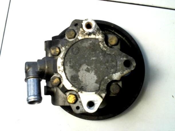 Foto: LENKGETRIEBEPUMPE eines Peugeot 406 Break
