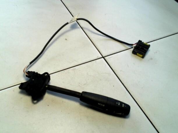 Foto: KOMBISCHALTER HIFI L eines Peugeot 206 75