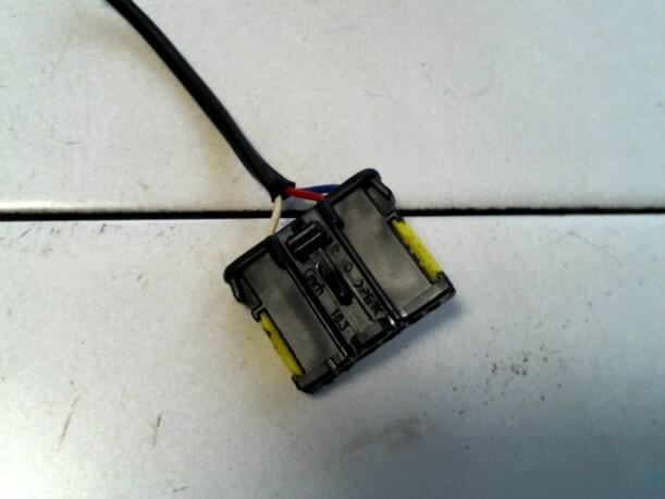 Foto: KOMBISCHALTER HIFI L eines Peugeot 206 75