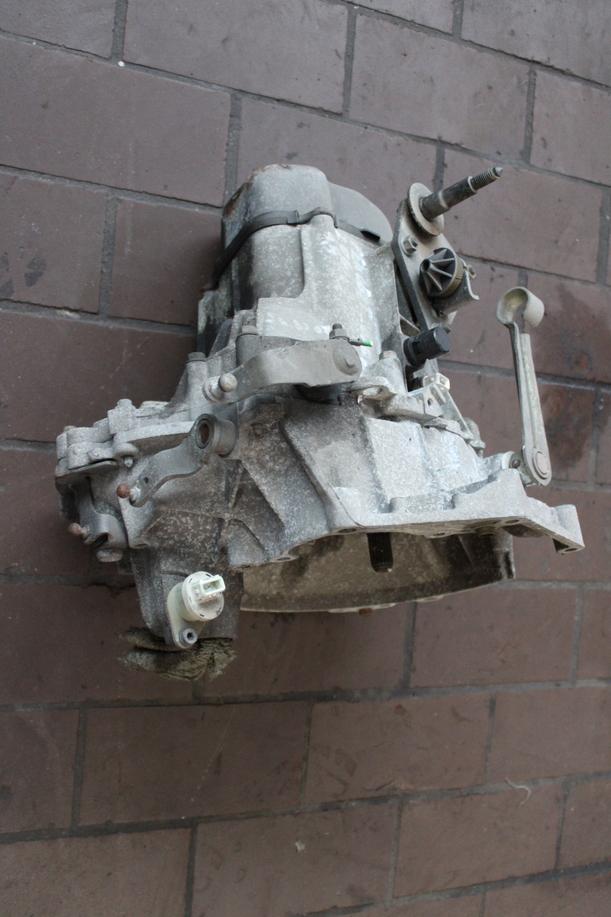 Foto: SCHALTGETRIEBE 5-GANG (53000 km) eines Peugeot 206 75