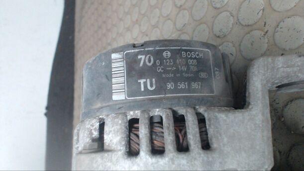 Foto: LICHTMASCHINE eines Opel Corsa 12V